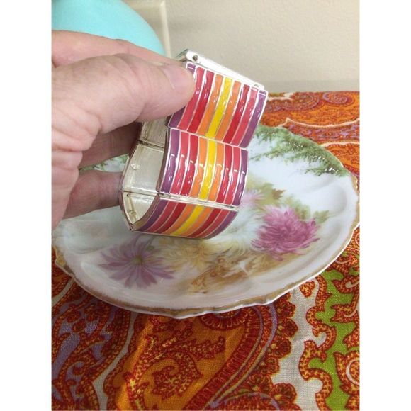 Vintage Enamel Pride Bracelet Stretch Rainbow Chunky Metal ~ Excellent - Picture 7 of 11